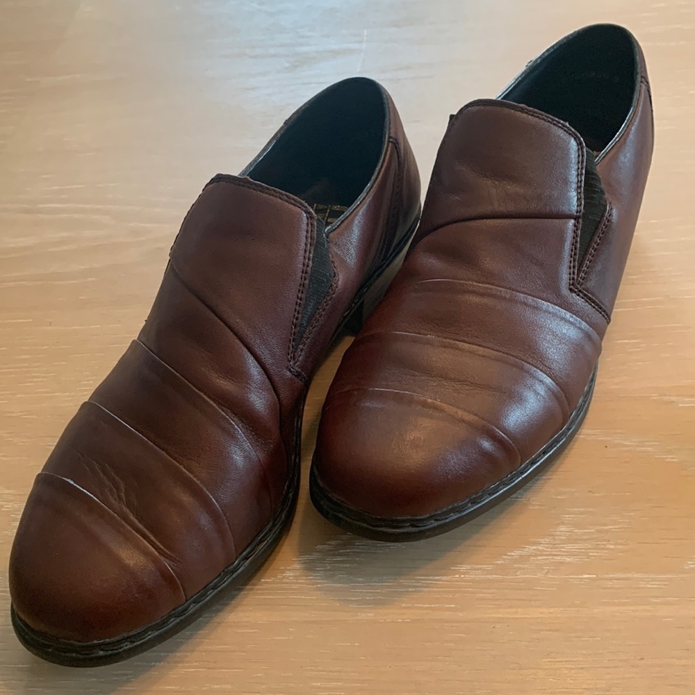 Rieker antistress leather shoes Like New condition, 2 stretch panels ea,